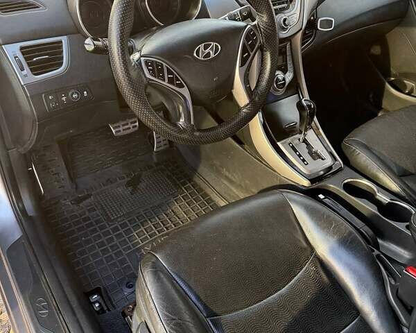 Сірий Хендай Елантра, об'ємом двигуна 1.8 л та пробігом 220 тис. км за 8600 $, фото 8 на Automoto.ua