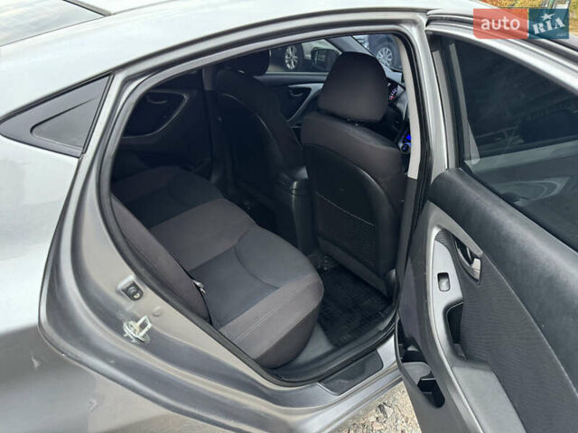 Хендай Элантра 2012 в Полтаве на Automoto.ua Серый Хендай Элантра, объемом двигателя 1.8 л и пробегом 228 тыс. км за 7999 $, фото 16 на Automoto.ua