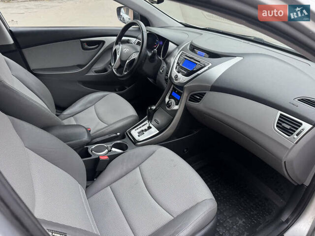 Сірий Хендай Елантра, об'ємом двигуна 1.59 л та пробігом 87 тис. км за 9800 $, фото 16 на Automoto.ua
