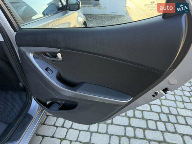 Хендай Элантра 2012 в Тернополе на Automoto.ua Серый Хендай Элантра, объемом двигателя 1.8 л и пробегом 168 тыс. км за 7500 $, фото 48 на Automoto.ua