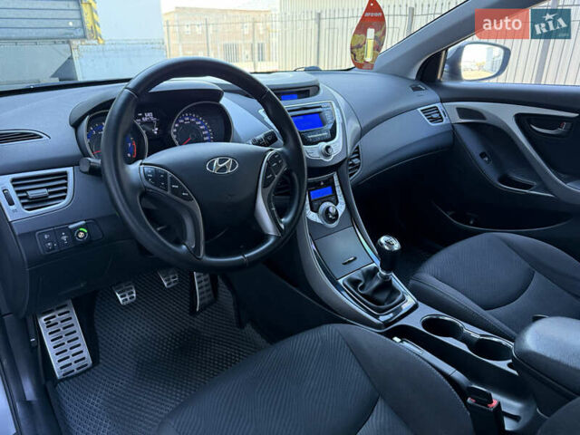 Хендай Элантра 2012 в Тернополе на Automoto.ua Серый Хендай Элантра, объемом двигателя 1.8 л и пробегом 168 тыс. км за 7500 $, фото 27 на Automoto.ua