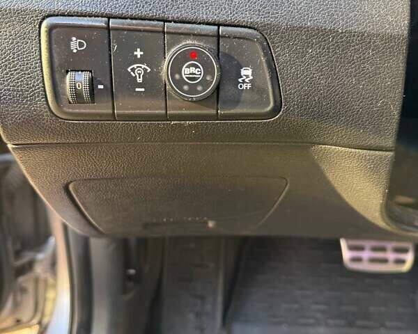 Сірий Хендай Елантра, об'ємом двигуна 1.8 л та пробігом 220 тис. км за 8600 $, фото 17 на Automoto.ua