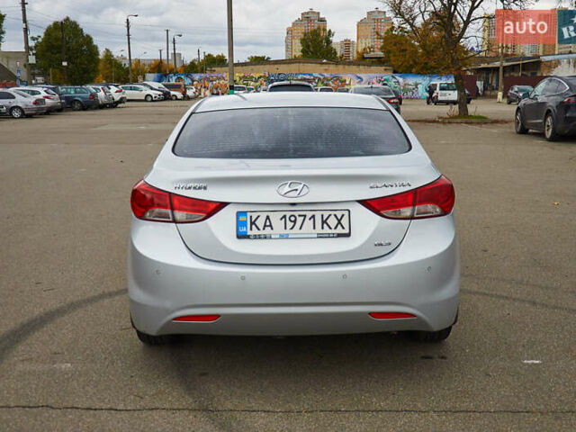 Сірий Хендай Елантра, об'ємом двигуна 1.59 л та пробігом 225 тис. км за 9500 $, фото 4 на Automoto.ua