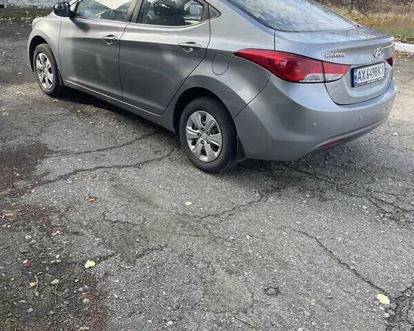 Серый Хендай Элантра, объемом двигателя 1.59 л и пробегом 175 тыс. км за 8500 $, фото 1 на Automoto.ua