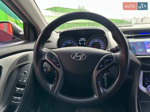 Сірий Хендай Елантра, об'ємом двигуна 1.59 л та пробігом 232 тис. км за 8290 $, фото 14 на Automoto.ua