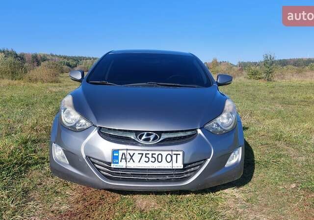 Сірий Хендай Елантра, об'ємом двигуна 1.8 л та пробігом 185 тис. км за 8900 $, фото 7 на Automoto.ua