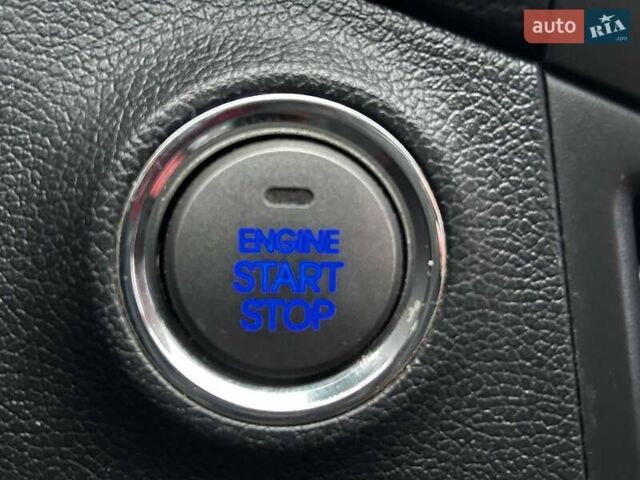 Сірий Хендай Елантра, об'ємом двигуна 1.59 л та пробігом 225 тис. км за 9990 $, фото 18 на Automoto.ua