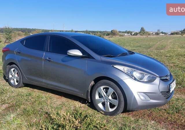 Сірий Хендай Елантра, об'ємом двигуна 1.8 л та пробігом 185 тис. км за 8900 $, фото 6 на Automoto.ua