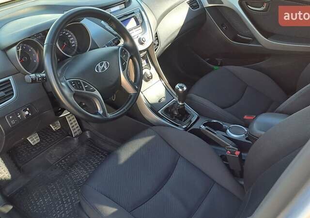 Серый Хендай Элантра, объемом двигателя 1.8 л и пробегом 143 тыс. км за 9300 $, фото 22 на Automoto.ua