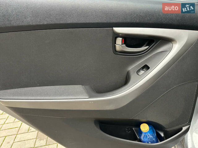 Серый Хендай Элантра, объемом двигателя 1.6 л и пробегом 133 тыс. км за 8690 $, фото 9 на Automoto.ua