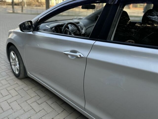 Сірий Хендай Елантра, об'ємом двигуна 1.6 л та пробігом 174 тис. км за 8300 $, фото 9 на Automoto.ua