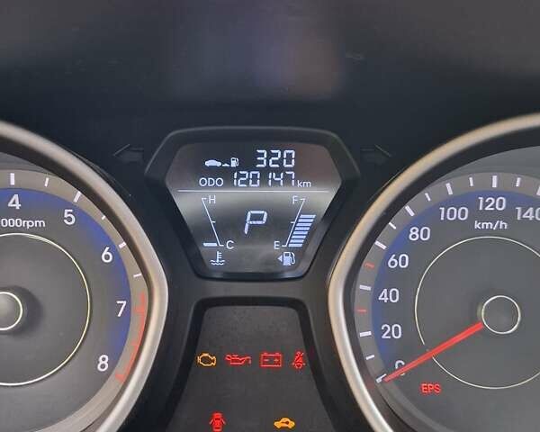 Хендай Элантра 2013 в Николаеве на Automoto.ua Серый Хендай Элантра, объемом двигателя 1.8 л и пробегом 120 тыс. км за 10200 $, фото 3 на Automoto.ua