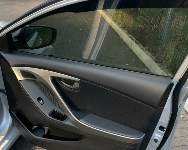 Сірий Хендай Елантра, об'ємом двигуна 1.8 л та пробігом 132 тис. км за 10100 $, фото 18 на Automoto.ua