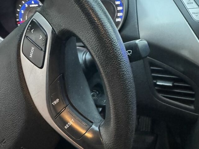 Серый Хендай Элантра, объемом двигателя 1.6 л и пробегом 118 тыс. км за 9700 $, фото 5 на Automoto.ua