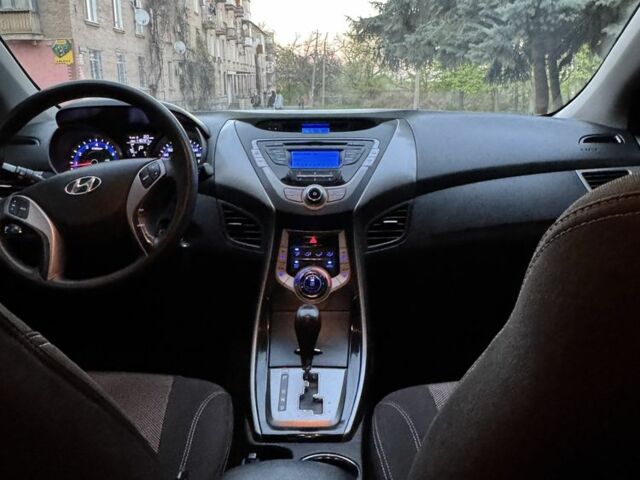 Серый Хендай Элантра, объемом двигателя 1.6 л и пробегом 118 тыс. км за 9700 $, фото 3 на Automoto.ua