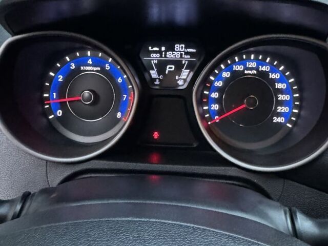 Серый Хендай Элантра, объемом двигателя 1.6 л и пробегом 118 тыс. км за 9700 $, фото 4 на Automoto.ua