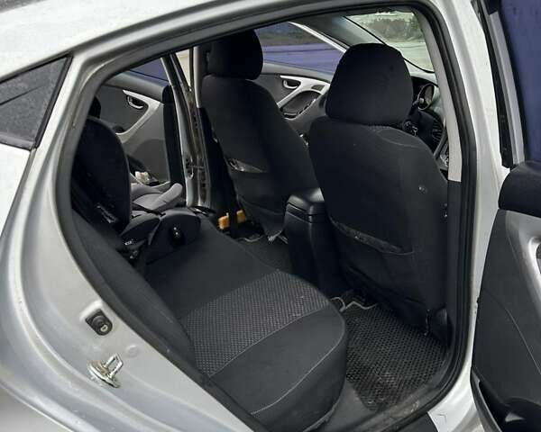 Серый Хендай Элантра, объемом двигателя 1.8 л и пробегом 136 тыс. км за 10500 $, фото 8 на Automoto.ua