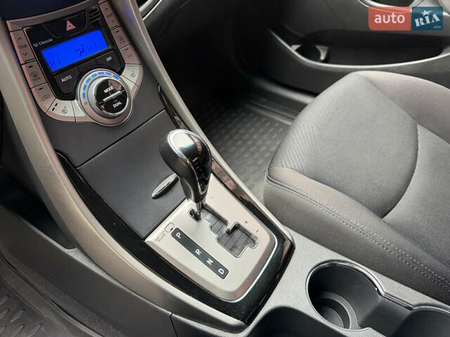 Серый Хендай Элантра, объемом двигателя 1.8 л и пробегом 88 тыс. км за 9700 $, фото 32 на Automoto.ua