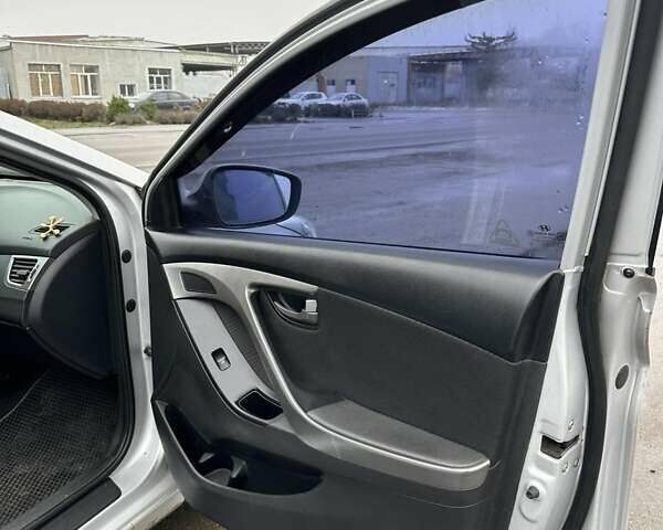 Серый Хендай Элантра, объемом двигателя 1.8 л и пробегом 136 тыс. км за 10500 $, фото 12 на Automoto.ua