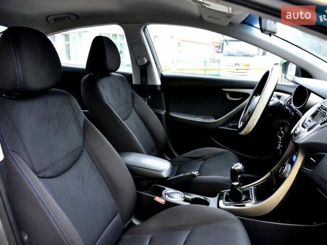 Серый Хендай Элантра, объемом двигателя 1.8 л и пробегом 160 тыс. км за 7500 $, фото 28 на Automoto.ua