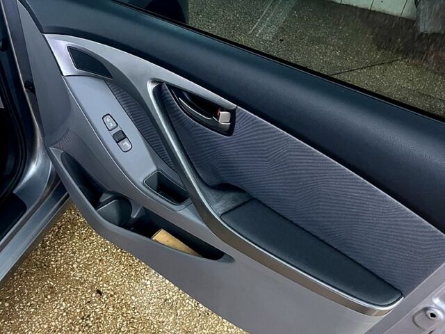 Серый Хендай Элантра, объемом двигателя 1.8 л и пробегом 171 тыс. км за 8299 $, фото 9 на Automoto.ua