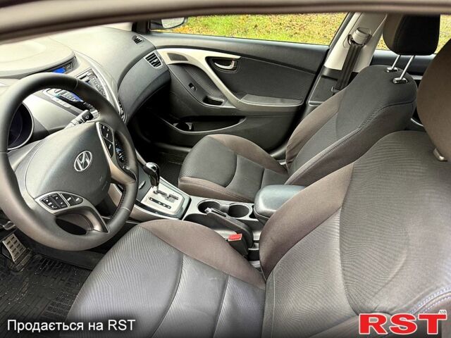 Хендай Элантра 2013 в Днепре (Днепропетровске) на Automoto.ua Серый Хендай Элантра, объемом двигателя 1.8 л и пробегом 146 тыс. км за 9300 $, фото 1 на Automoto.ua