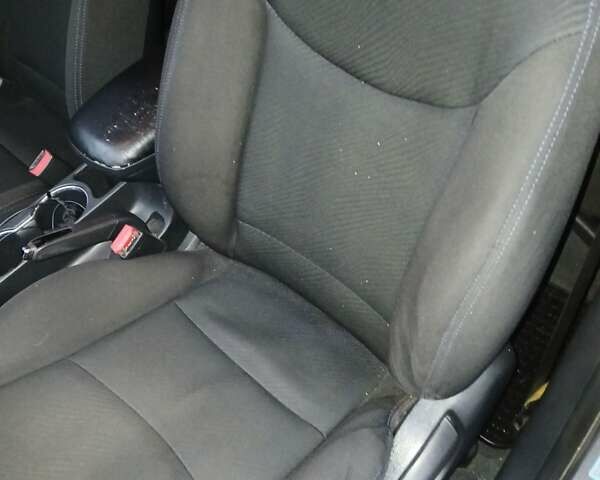 Сірий Хендай Елантра, об'ємом двигуна 1.59 л та пробігом 150 тис. км за 8000 $, фото 23 на Automoto.ua