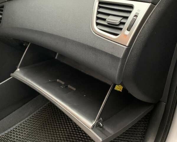 Сірий Хендай Елантра, об'ємом двигуна 1.8 л та пробігом 132 тис. км за 10100 $, фото 9 на Automoto.ua