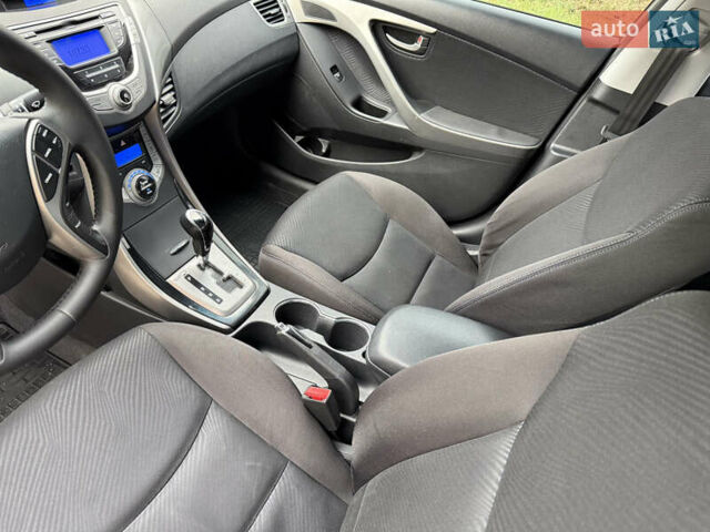Хендай Елантра 2013 у Дніпро (Дніпропетровську) на Automoto.ua Сірий Хендай Елантра, об'ємом двигуна 1.8 л та пробігом 146 тис. км за 9300 $, фото 1 на Automoto.ua