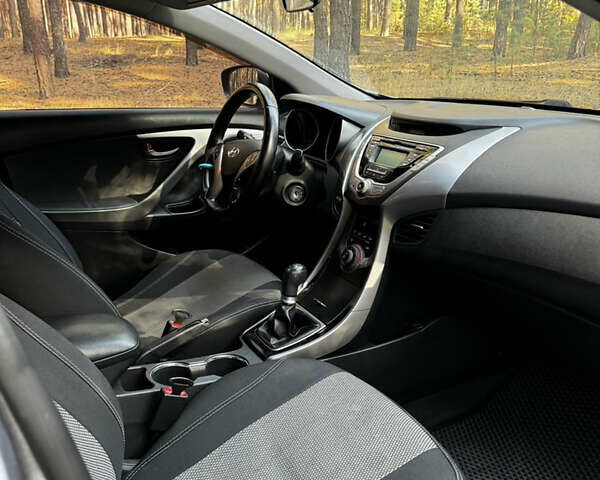 Серый Хендай Элантра, объемом двигателя 1.59 л и пробегом 122 тыс. км за 9500 $, фото 8 на Automoto.ua