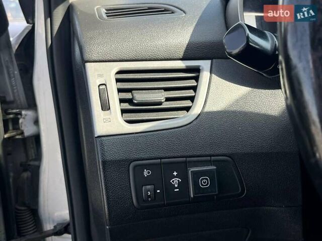 Серый Хендай Элантра, объемом двигателя 1.8 л и пробегом 107 тыс. км за 8990 $, фото 16 на Automoto.ua