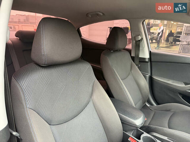 Серый Хендай Элантра, объемом двигателя 1.8 л и пробегом 88 тыс. км за 9700 $, фото 26 на Automoto.ua