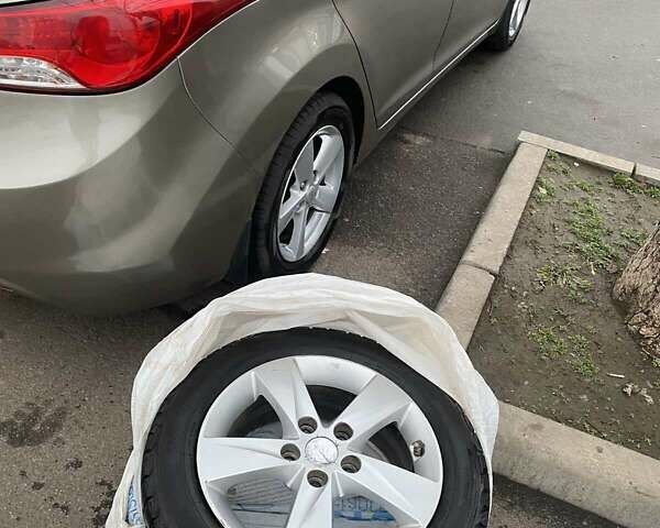 Серый Хендай Элантра, объемом двигателя 1.59 л и пробегом 127 тыс. км за 7900 $, фото 10 на Automoto.ua