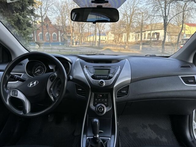 Сірий Хендай Елантра, об'ємом двигуна 1.6 л та пробігом 174 тис. км за 8300 $, фото 12 на Automoto.ua