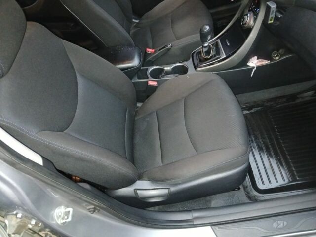 Сірий Хендай Елантра, об'ємом двигуна 1.6 л та пробігом 150 тис. км за 8000 $, фото 16 на Automoto.ua