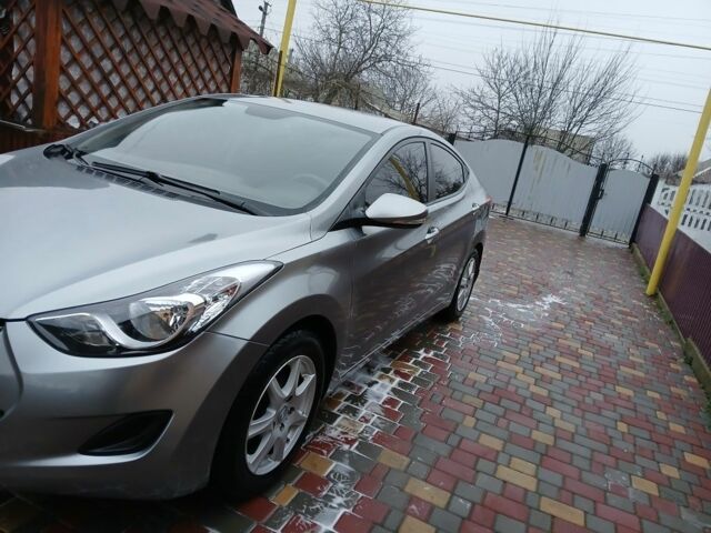 Сірий Хендай Елантра, об'ємом двигуна 1.6 л та пробігом 150 тис. км за 8000 $, фото 4 на Automoto.ua