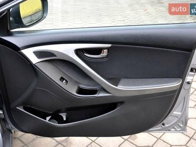 Серый Хендай Элантра, объемом двигателя 1.8 л и пробегом 160 тыс. км за 7500 $, фото 26 на Automoto.ua