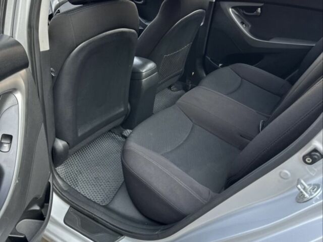 Сірий Хендай Елантра, об'ємом двигуна 1.6 л та пробігом 174 тис. км за 8300 $, фото 15 на Automoto.ua