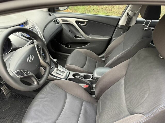 Хендай Элантра 2013 в Днепре (Днепропетровске) на Automoto.ua Серый Хендай Элантра, объемом двигателя 1.8 л и пробегом 146 тыс. км за 9300 $, фото 2 на Automoto.ua