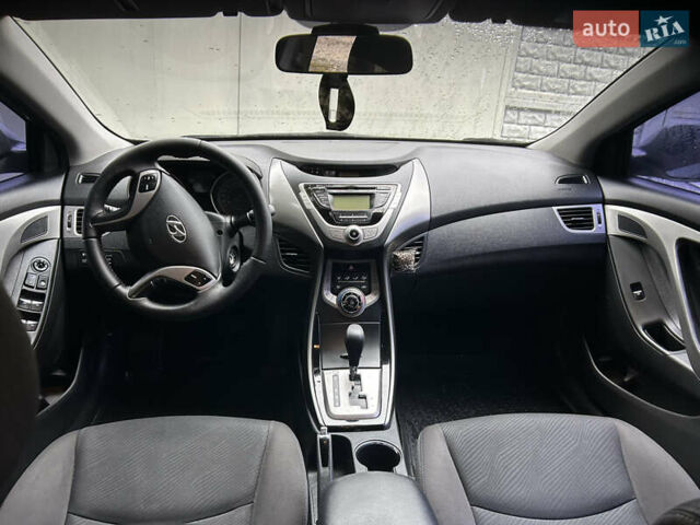 Серый Хендай Элантра, объемом двигателя 1.59 л и пробегом 136 тыс. км за 9500 $, фото 6 на Automoto.ua