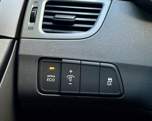 Серый Хендай Элантра, объемом двигателя 1.8 л и пробегом 89 тыс. км за 9200 $, фото 10 на Automoto.ua