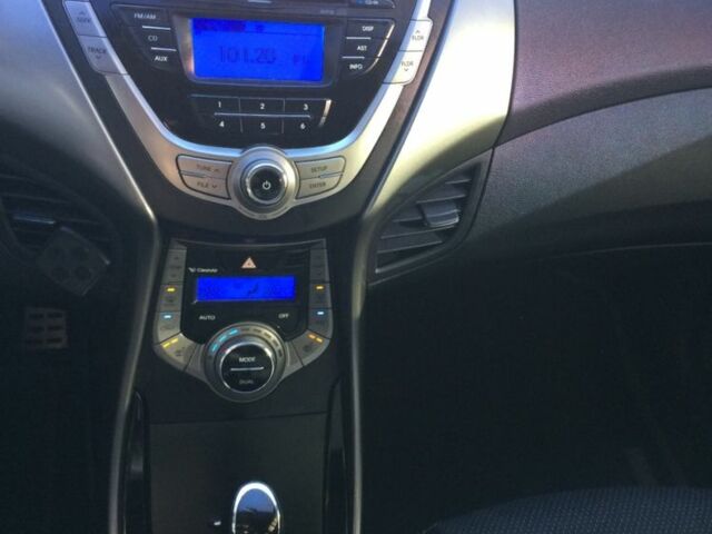 Сірий Хендай Елантра, об'ємом двигуна 1.8 л та пробігом 226 тис. км за 9600 $, фото 4 на Automoto.ua