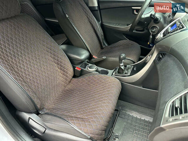 Серый Хендай Элантра, объемом двигателя 1.6 л и пробегом 133 тыс. км за 8690 $, фото 15 на Automoto.ua