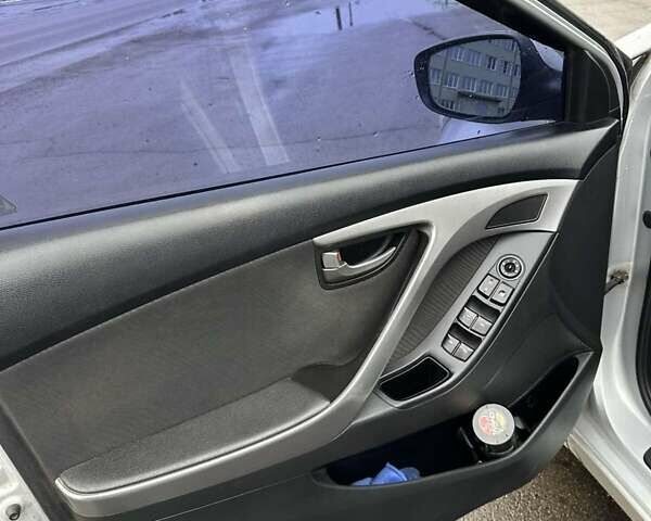 Серый Хендай Элантра, объемом двигателя 1.8 л и пробегом 136 тыс. км за 10500 $, фото 14 на Automoto.ua