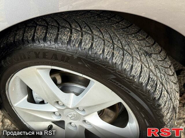 Хендай Элантра 2013 в Днепре (Днепропетровске) на Automoto.ua Серый Хендай Элантра, объемом двигателя 1.8 л и пробегом 146 тыс. км за 9300 $, фото 2 на Automoto.ua