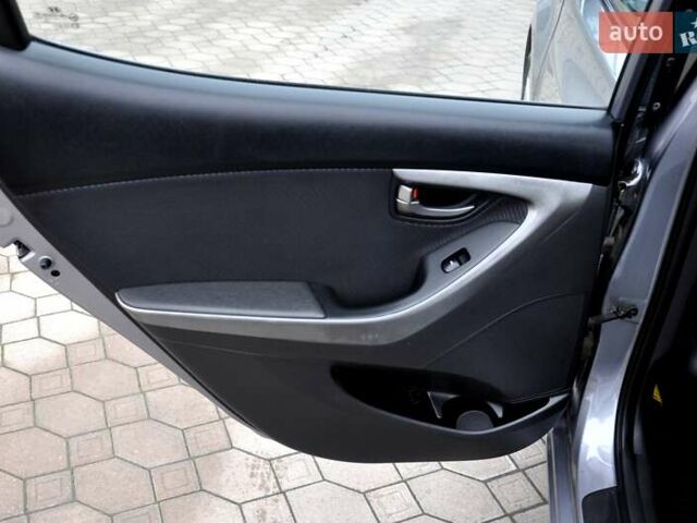 Серый Хендай Элантра, объемом двигателя 1.8 л и пробегом 160 тыс. км за 7500 $, фото 18 на Automoto.ua