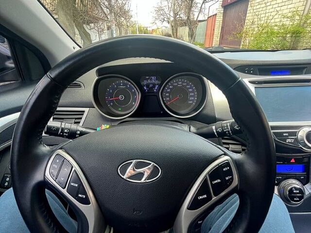 Хендай Элантра 2013 в Днепре (Днепропетровске) на Automoto.ua Серый Хендай Элантра, объемом двигателя 1.8 л и пробегом 130 тыс. км за 10500 $, фото 6 на Automoto.ua