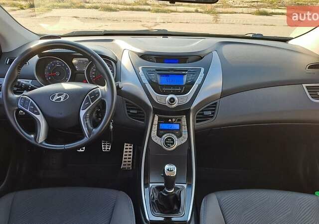 Серый Хендай Элантра, объемом двигателя 1.8 л и пробегом 143 тыс. км за 9300 $, фото 21 на Automoto.ua
