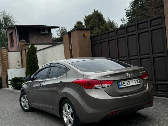 Сірий Хендай Елантра, об'ємом двигуна 1.8 л та пробігом 130 тис. км за 9900 $, фото 1 на Automoto.ua