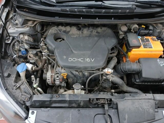 Сірий Хендай Елантра, об'ємом двигуна 1.6 л та пробігом 150 тис. км за 8000 $, фото 18 на Automoto.ua